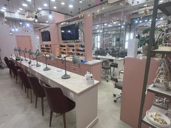 I Like Nails, интерьер