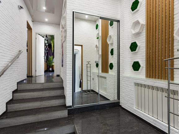 Icon, интерьер