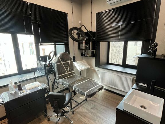 Id Tattoo Department, интерьер