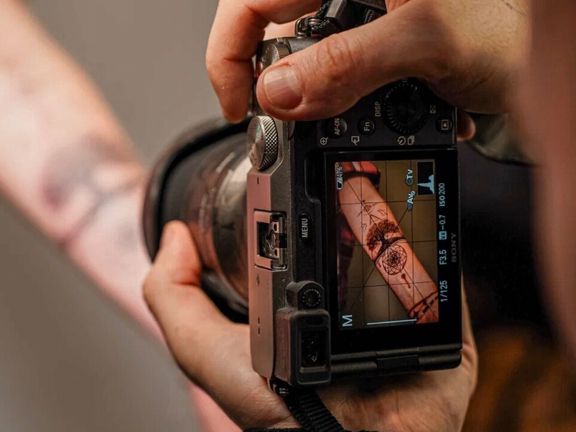 Id Tattoo Department, интерьер