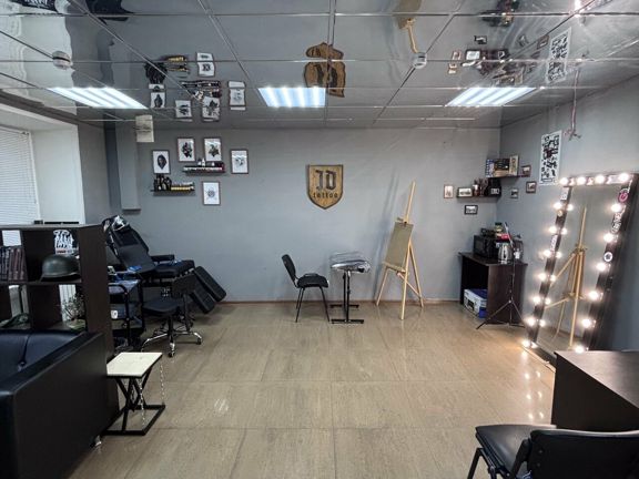 Id Tattoo, интерьер