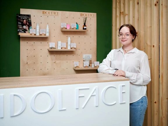 Idol Face, интерьер