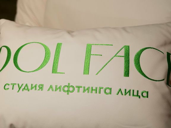 Idol Face, интерьер