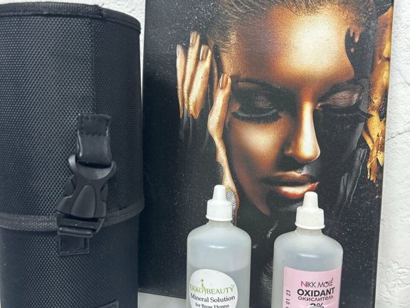 In lashes, интерьер
