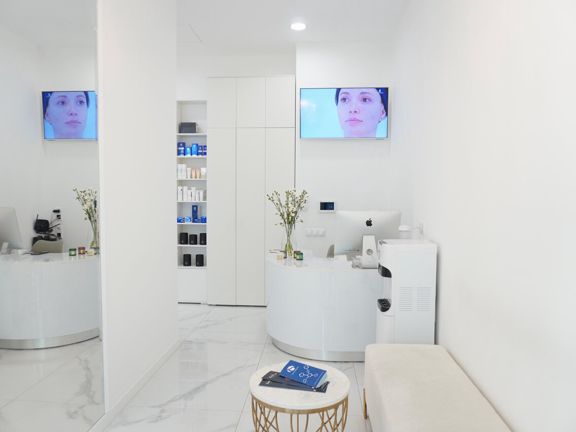 Is Clinic, интерьер