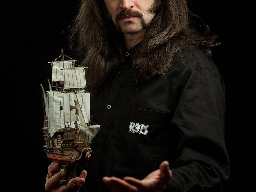 Кэп, интерьер
