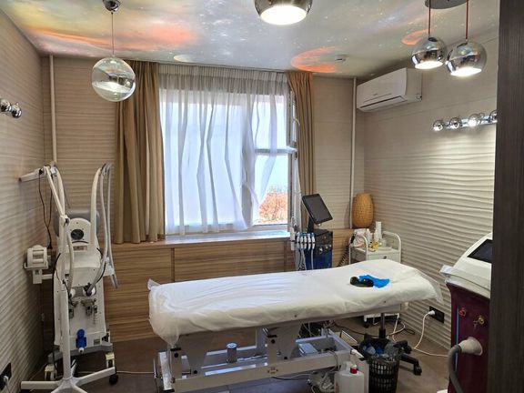 Laser First, интерьер