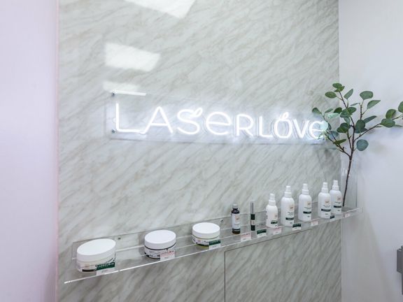 Laser Love, интерьер