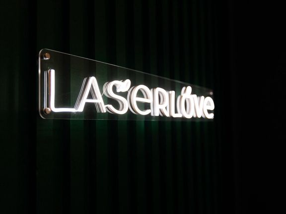 Laser Love, интерьер