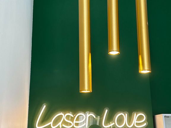 Laser Love, интерьер