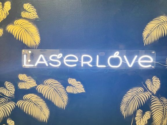 Laser Love, интерьер