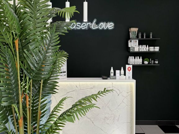 Laser Love, интерьер