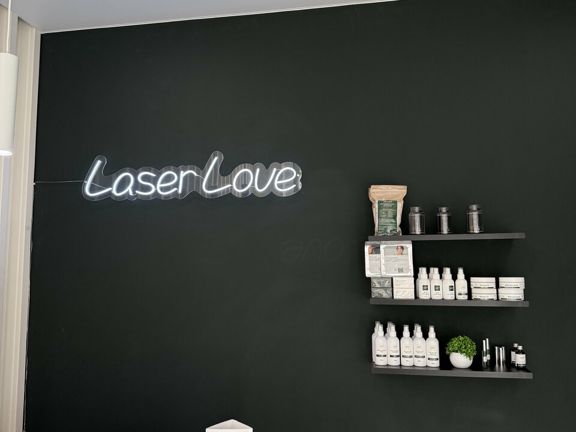 Laser Love, интерьер
