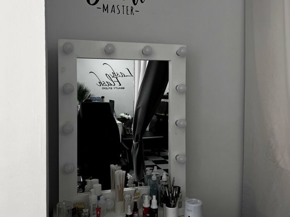 Lash Flash, интерьер