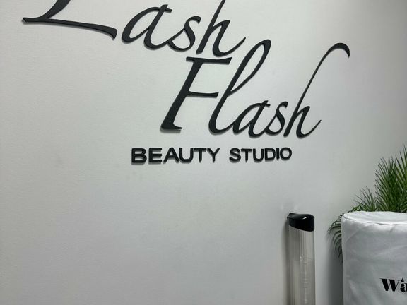 Lash Flash, интерьер