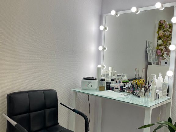 Lash Makers, интерьер