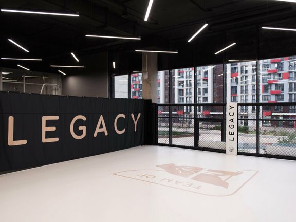 Legacy, интерьер