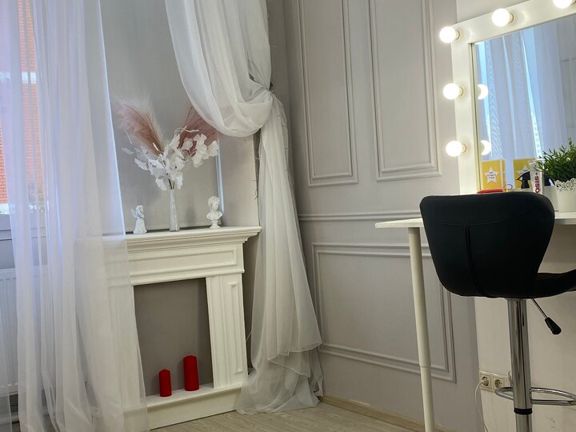 Make Up! Студия макияжа, причесок, коворкинг, интерьер