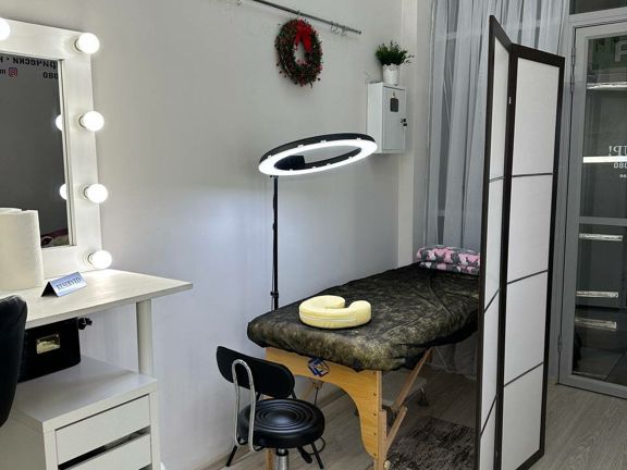 Make Up! Студия макияжа, причесок, коворкинг, интерьер