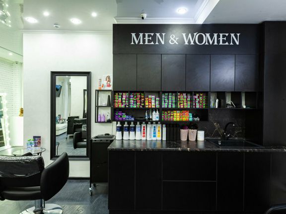 Men & Women, интерьер