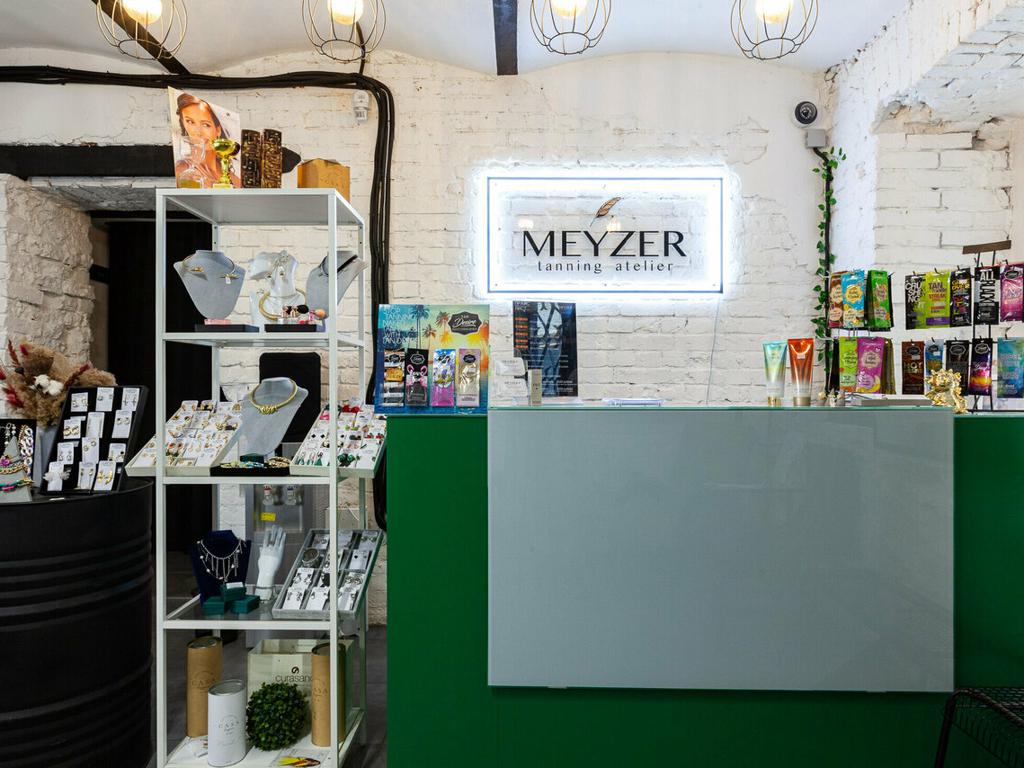 Meyzer Tanning Atelier, интерьер