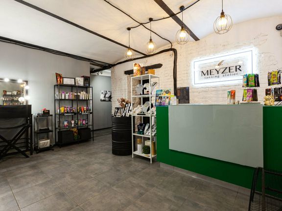 Meyzer Tanning Atelier, интерьер