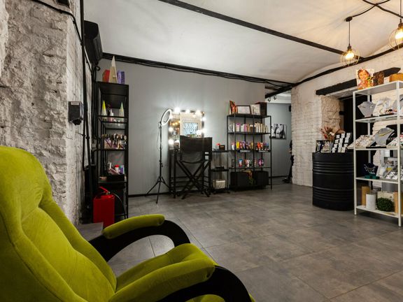 Meyzer Tanning Atelier, интерьер