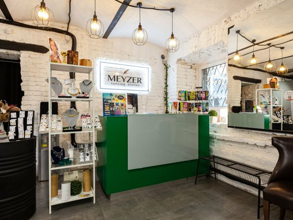 Meyzer Tanning Atelier, интерьер
