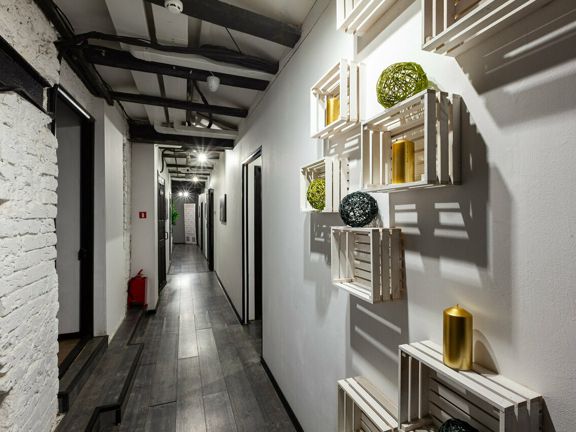 Meyzer Tanning Atelier, интерьер