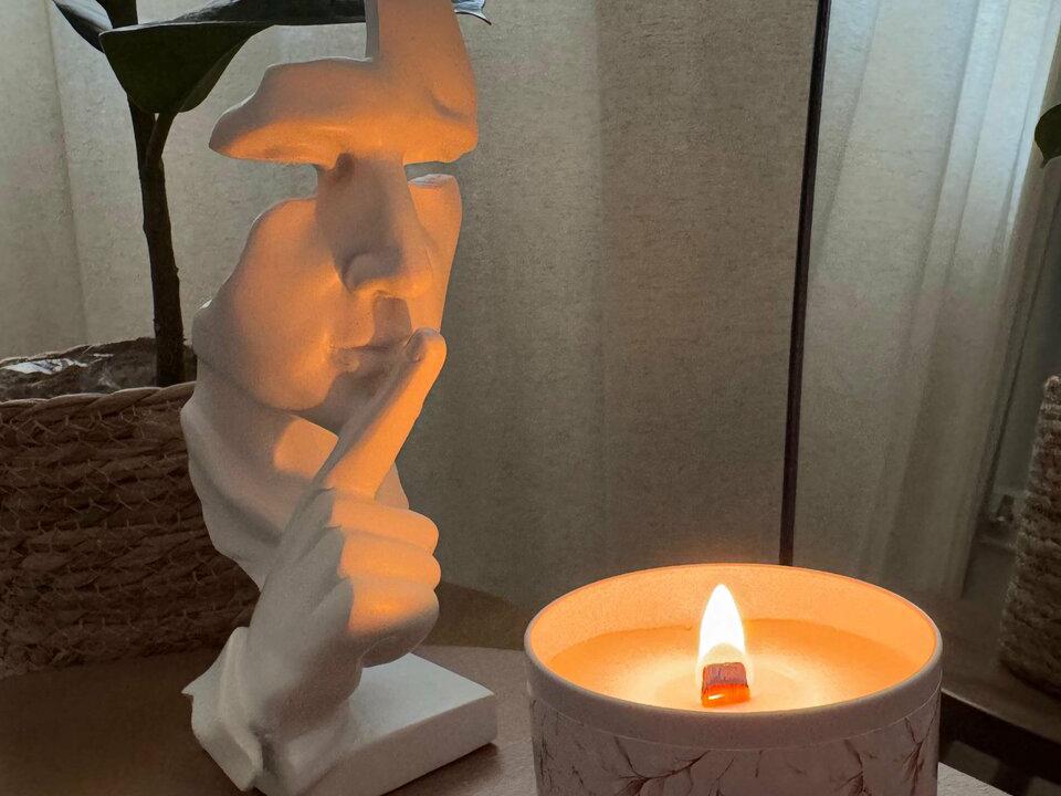 Молча, интерьер