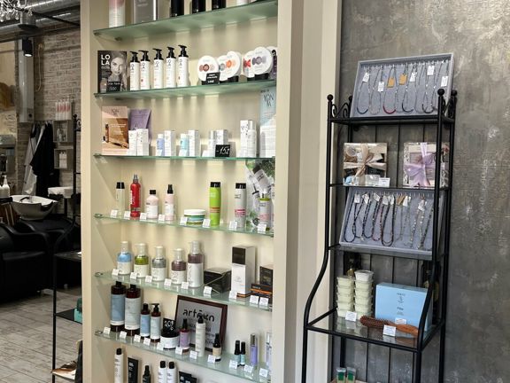 Мона, интерьер