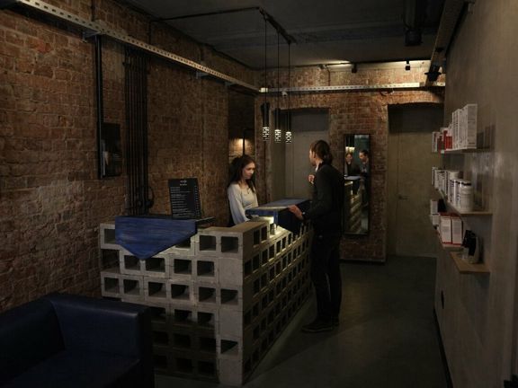 Monkey Men's Club, интерьер