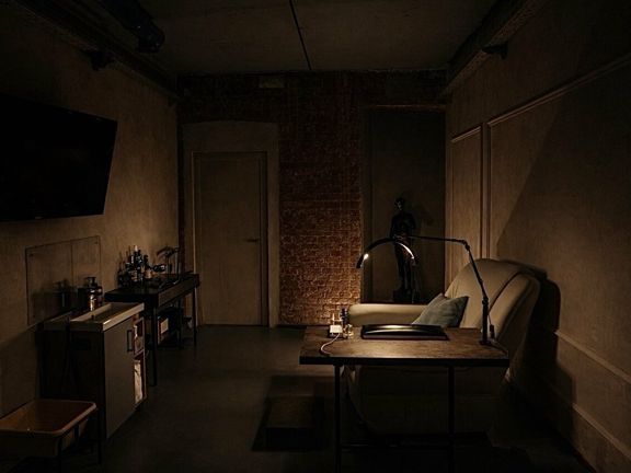 Monkey Men's Club, интерьер