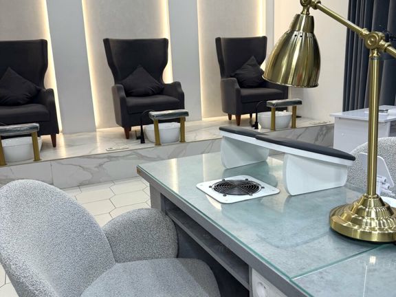 Mood nail bar, интерьер