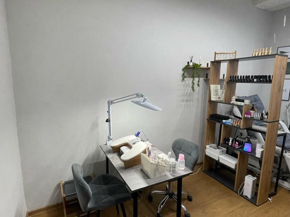 Nail Shkoda, интерьер