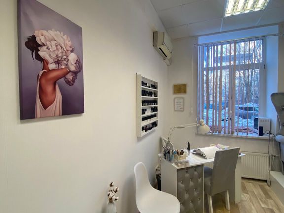 Nails blond, интерьер