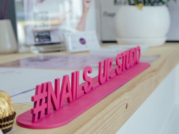 Nails Up, интерьер