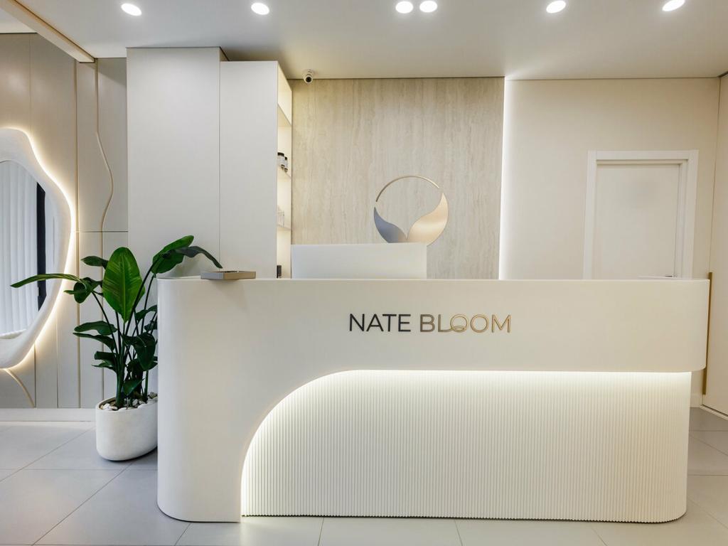 Nate Bloom, интерьер