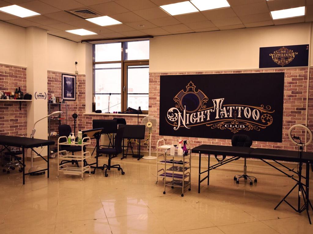 Night Tattoo Club, интерьер