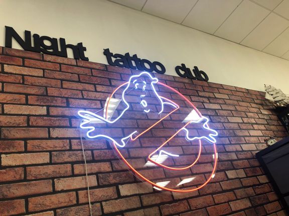 Night Tattoo Club, интерьер