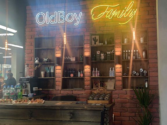 OldBoy, интерьер