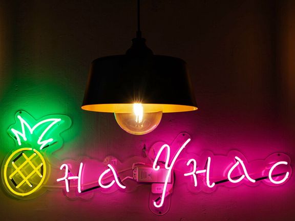 ОнаУнас, интерьер