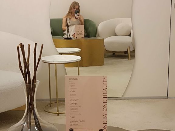 One by One Beauty, интерьер