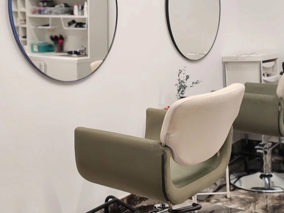 Only Hair, интерьер