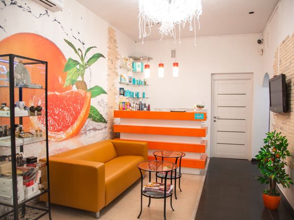 Orange, интерьер