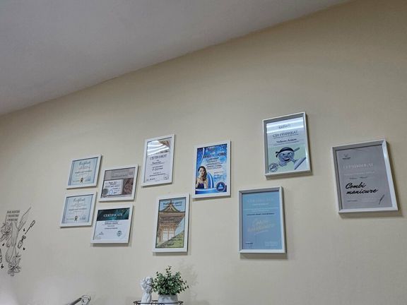 Парикмахерские услуги, ногтевая студия, эпиляция, интерьер