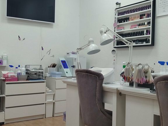 Pravis nails, интерьер