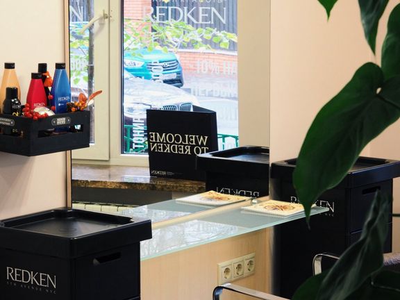 Redken, интерьер