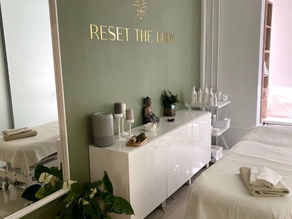 Reset The Body, интерьер