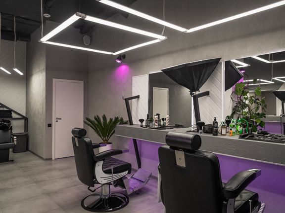 Roots men's cut, интерьер